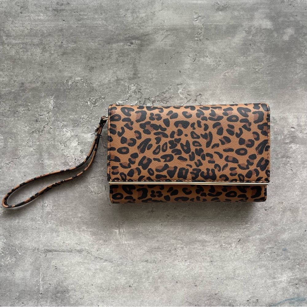 Windsor leopard print wristlet wallet / bag